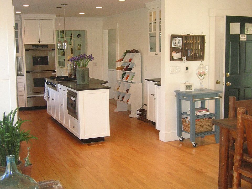 8 W Rockland Farm, Dartmouth, MA 02748 Zillow