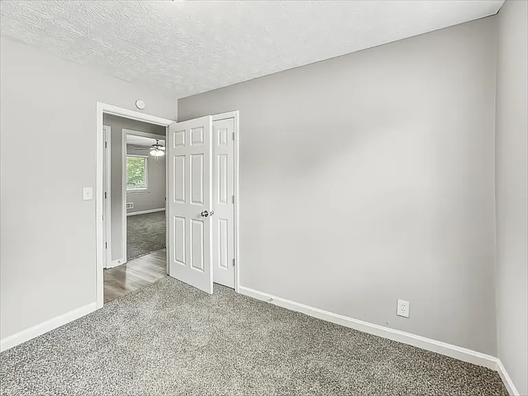 2723 Rockdale Dr — Photo 14