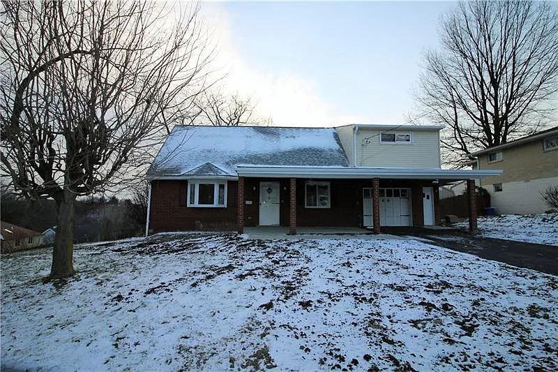 2220 Grandview Ave photo 1