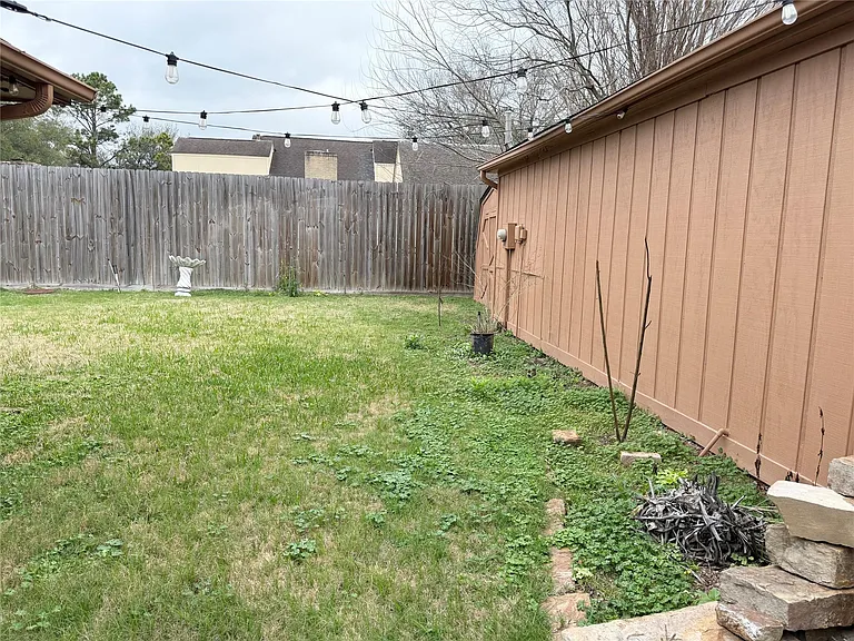 9002 Sabastian Dr — Photo 16