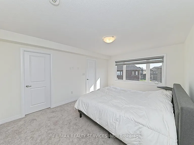 15 Blacklock St #19 — Photo 34