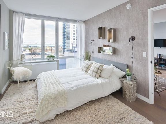 3rd image of 1 N 4th Pl APT 6I