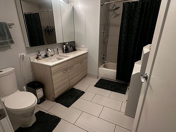 5th image of 180 N Garland Ct #2409