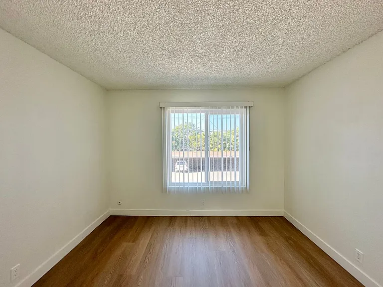 Bolsa Gardens Apartment Homes — Photo 20