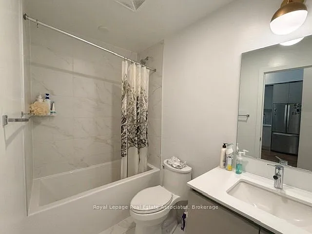 405 Dundas St W #114 — Photo 8