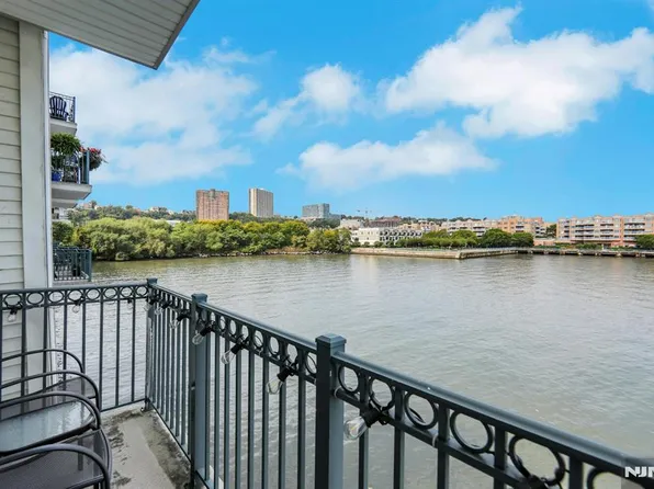 155 The Promenade, Edgewater, NJ 07020