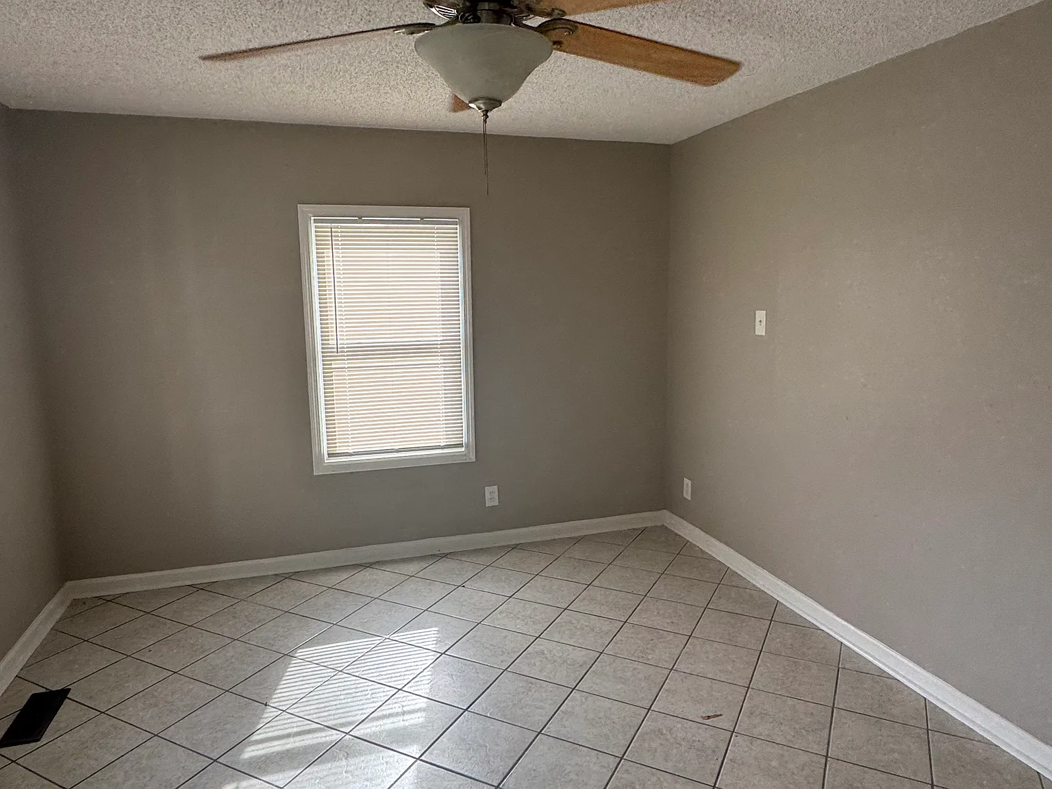2 bed, 792 sqft, $1,250 — Photo 3