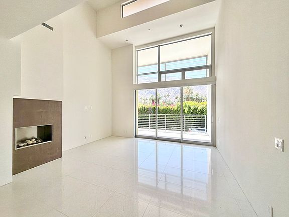 5th image of 803 N Palm Canyon Dr Unit 8