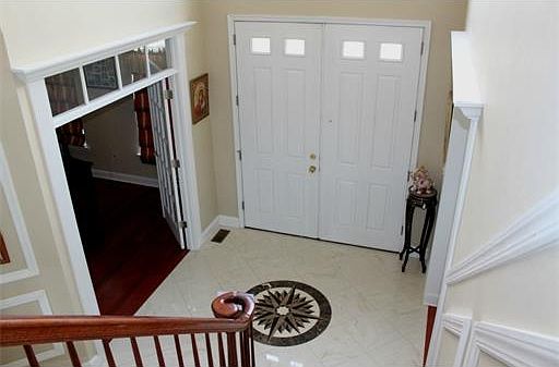 2nd image of 5 Julie Ct