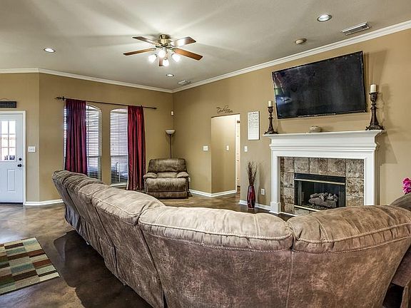 5th image of 1426 Swan Ct