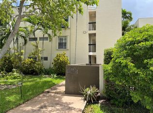 709 Curtiss Pkwy APT 11, Miami Springs, FL 33166