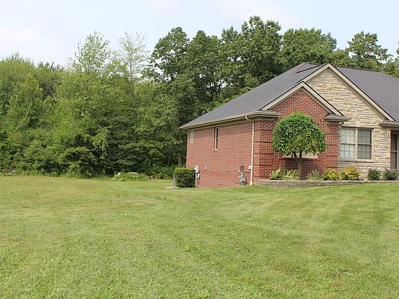 5th image of 50225 Oakbrooke Dr