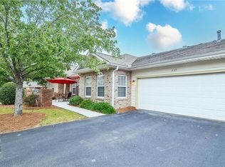237 Villa Park Cir, Stone Mountain, GA 30087