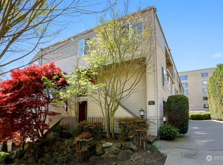 202 W Olympic Pl APT 401, Seattle, WA