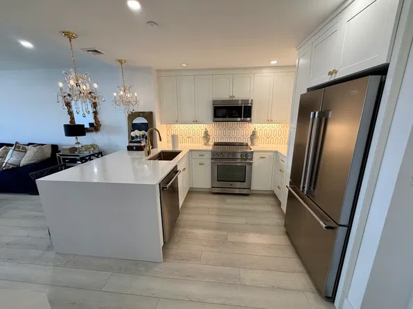 10 Seaport Dr APT 2617, Quincy, MA 02171