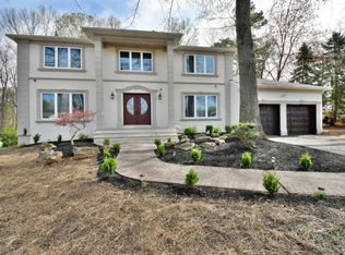 12 Elizabeth Pl, Manalapan, NJ 07726