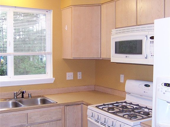 5th image of 11818 Trailwood Pl NW
