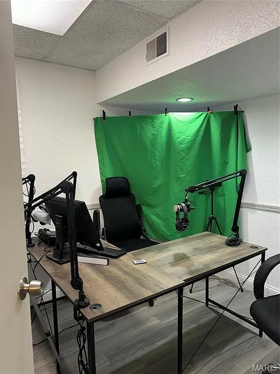 Studio, $400 — Photo 4