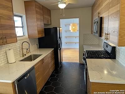 1st image of 133 Brettonwood Dr