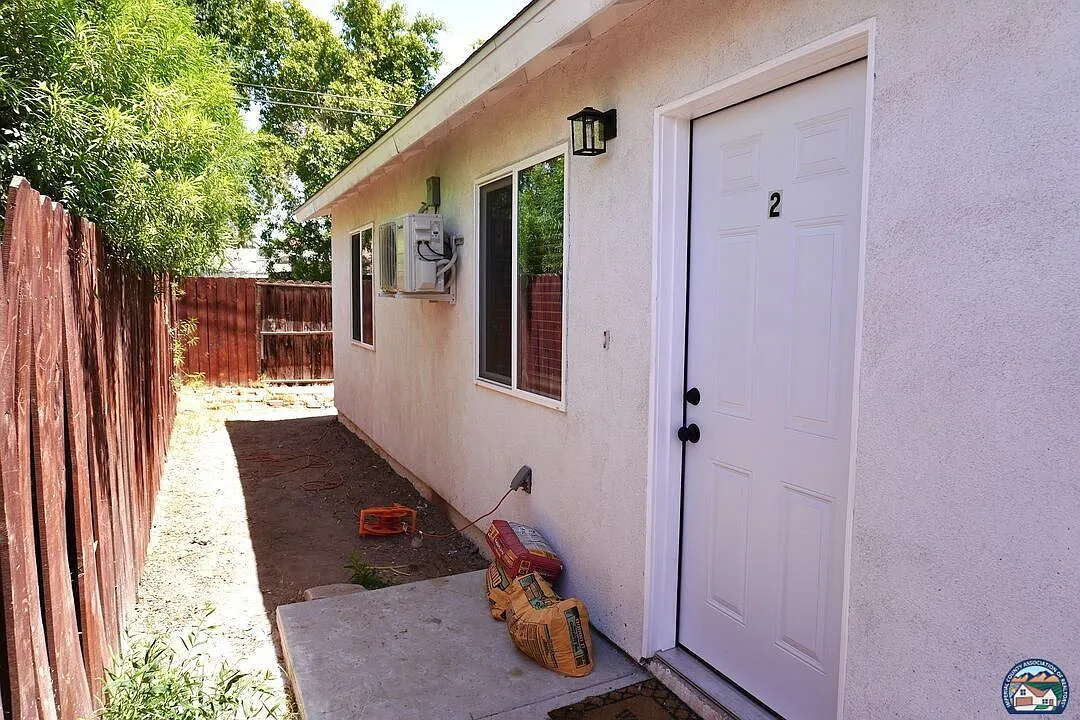 2 bed, 1.0 bath, 550 sqft, $1,600 — Photo 1