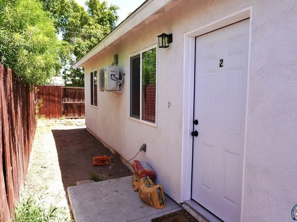696 Yucca Dr #2, El Centro, CA 92243