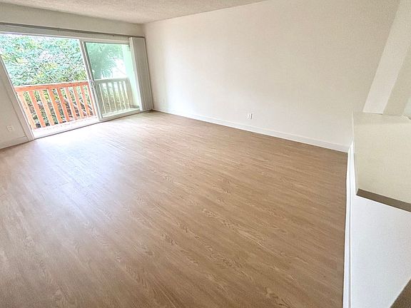 2nd image of 432 11th St #15