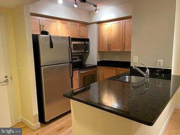 4th image of 7500 Woodmont Ave #S303