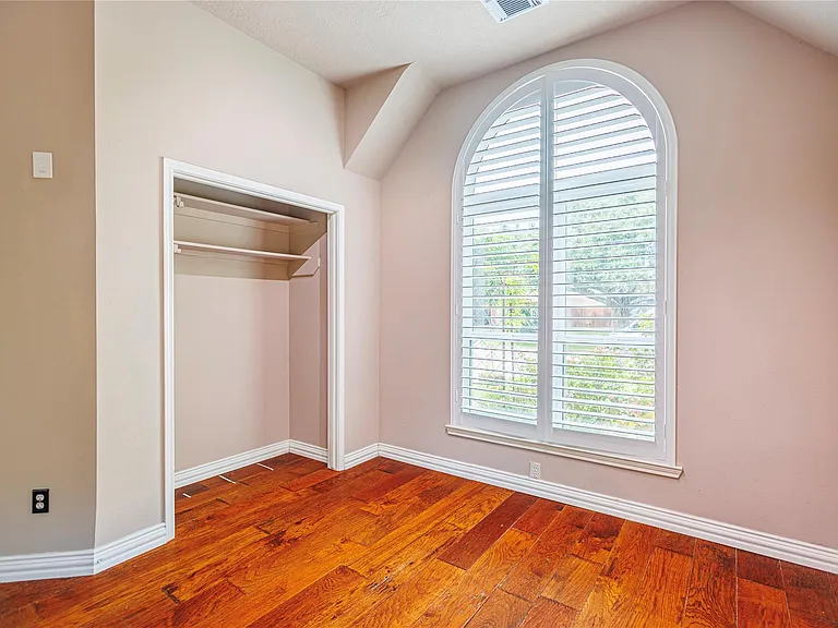 1247 Misty Lake Ct — Photo 22