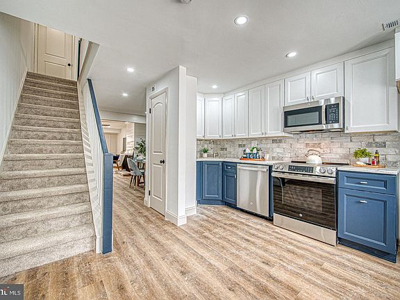 3rd image of 453 Summit House West Ctr