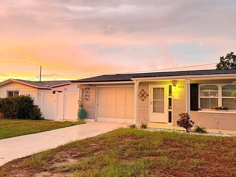 4923 Genesis Ave — Photo 5