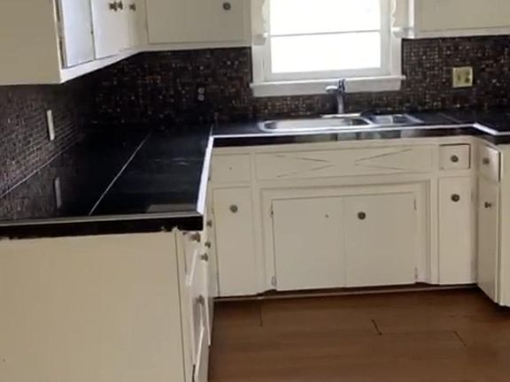4th image of 61 Burke Dr