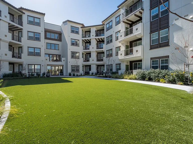 Deer Creek Apartments — Photo 51