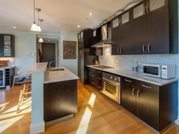 354 Dorchester St APT 4, South Boston, MA 02127