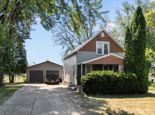 215 Darboy Rd, Combined Locks, WI 54113