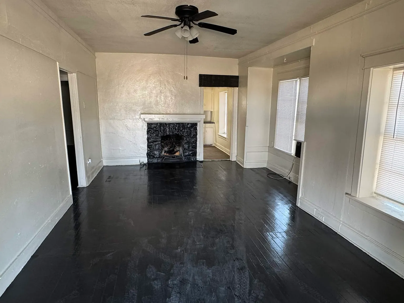 3 bed, $1,295 — Photo 2