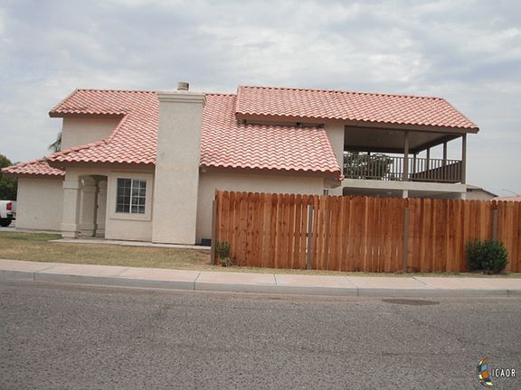 3rd image of 800 Paseo De Su Alteza