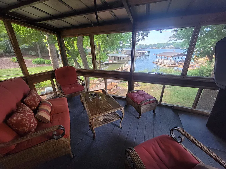 Lake Point Cir — Photo 8
