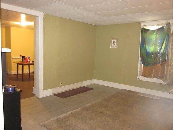 4th image of 2222 S 11th St