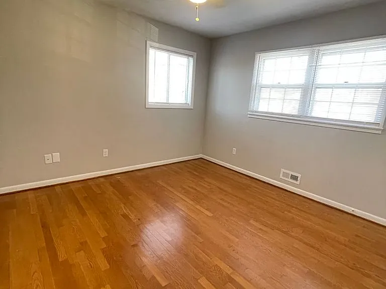 235 Thomas Nelson Ln — Photo 8
