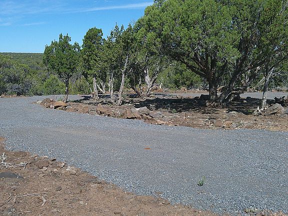 4th image of 8285 Ridge Dr