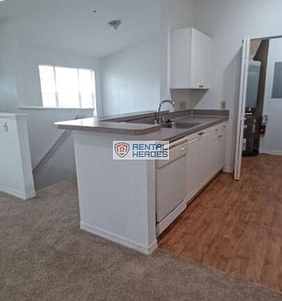 4th image of 821 Grand Regency Point #31-205
