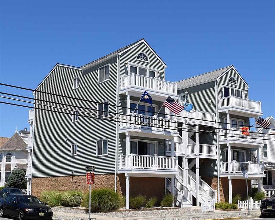 1st image of 101 47th St APT 3