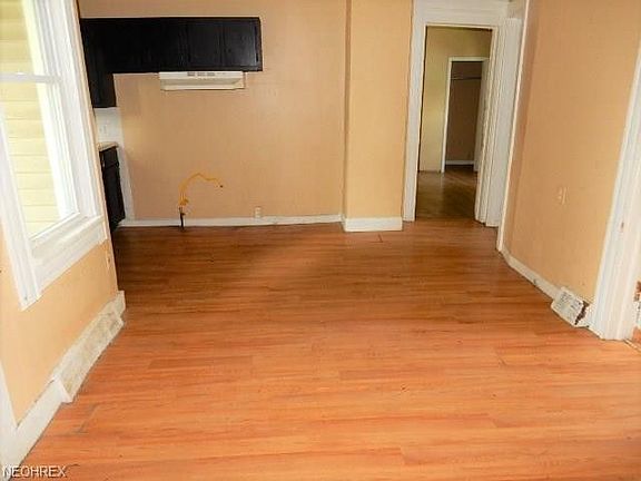 3rd image of 3182 W 54th St