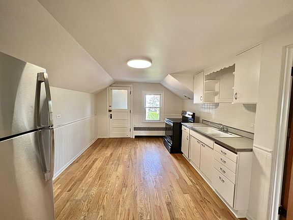 4th image of 342 Jocelyn Pl #B