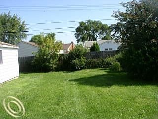 4th image of 32844 Mackenzie Dr