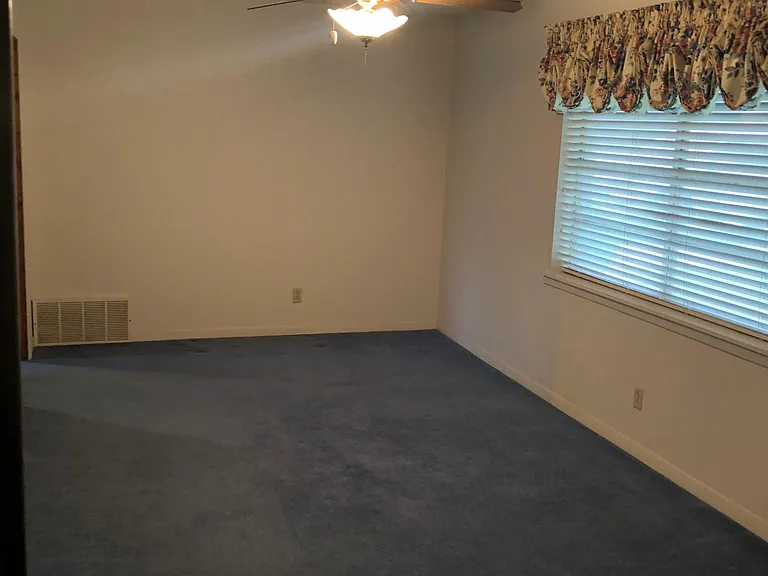 948 Mockingbird St — Photo 12