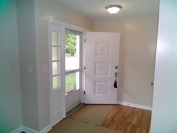 2nd image of 124 Myrtle Ave