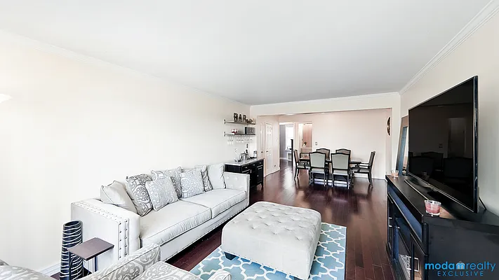 Sold by Moda Realty | media 1