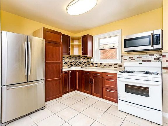2nd image of 3523 Edson Ave