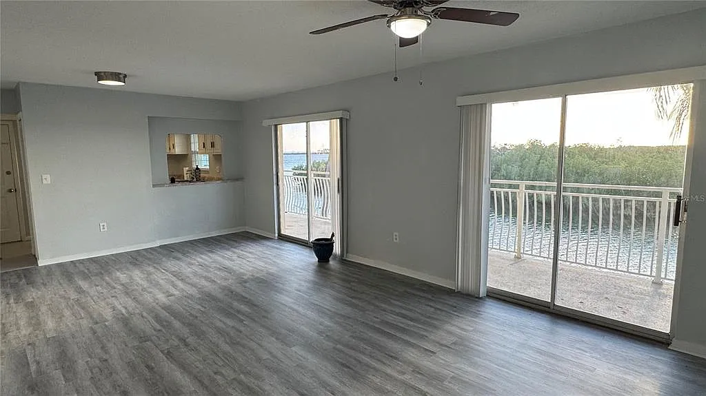 2 bed, 1.5 bath, 1100 sqft, $2,500 — Photo 3